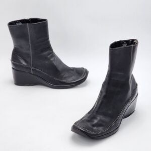 Kenneth Cole Reaction Y2K Mrs. Big Leather Wedge Heel Ankle Booties Size 7.5